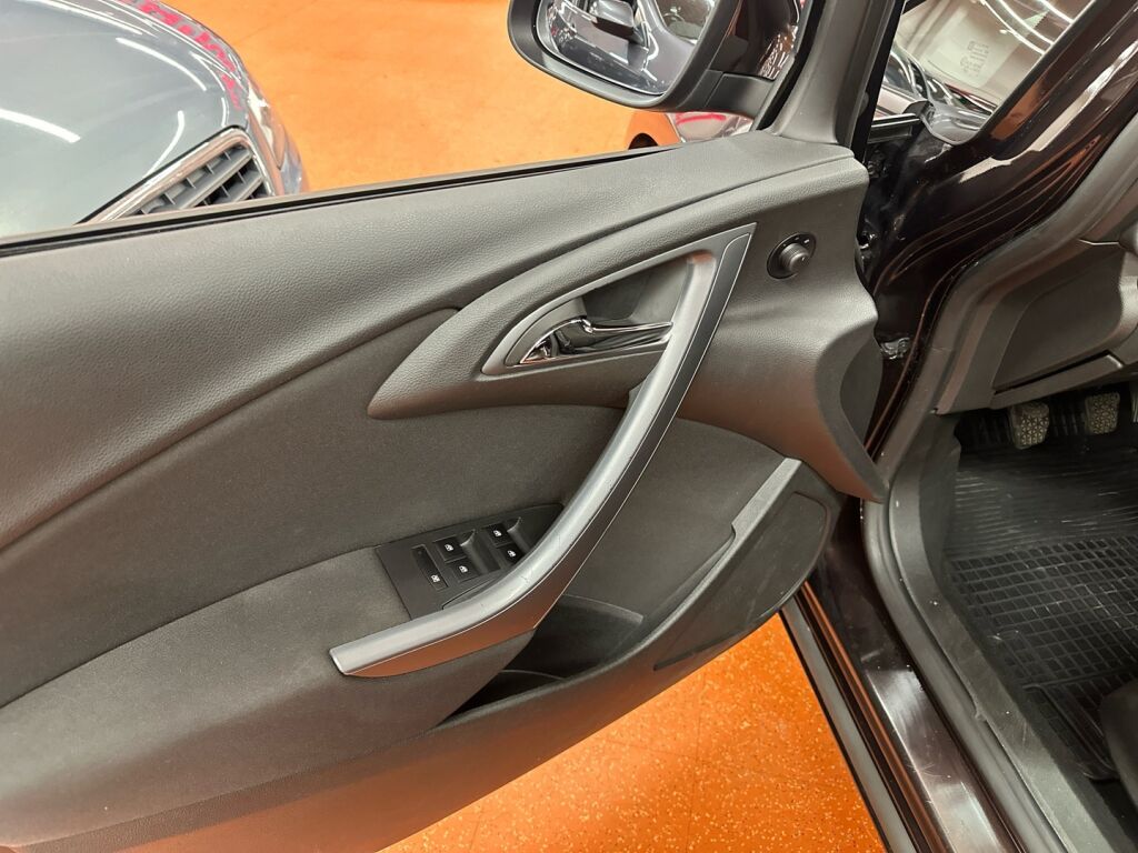 Opel Astra 2012 Ruskea (beige)