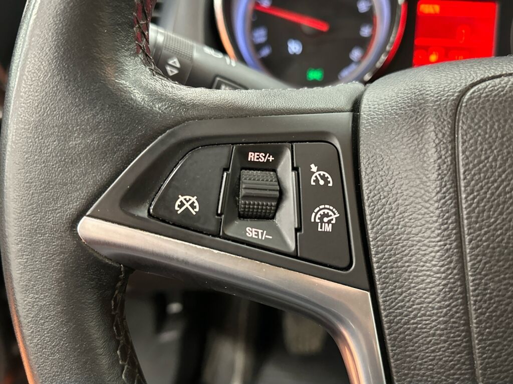 Opel Astra 2012 Ruskea (beige)