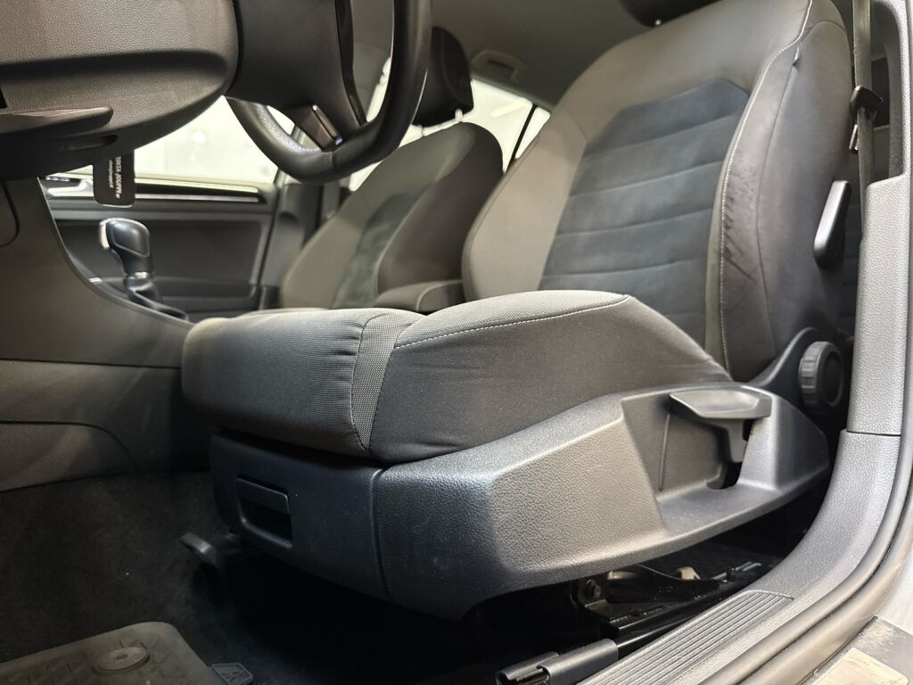 Volkswagen Golf 2013 Harmaa