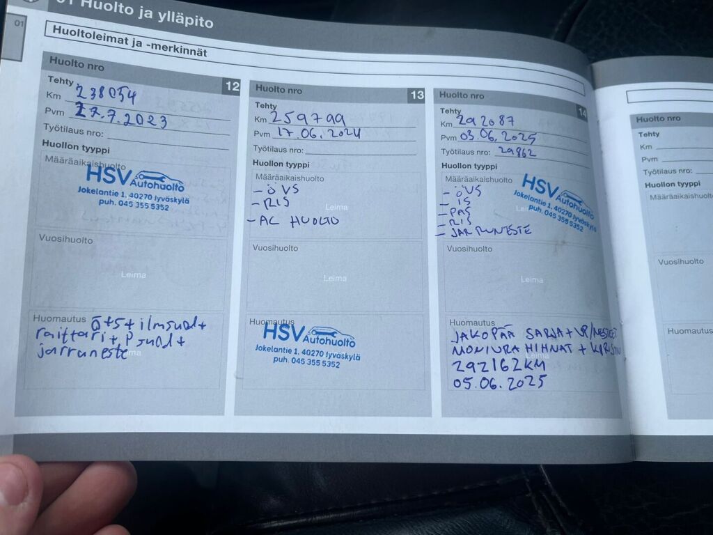 Volvo V70 2013 Punainen