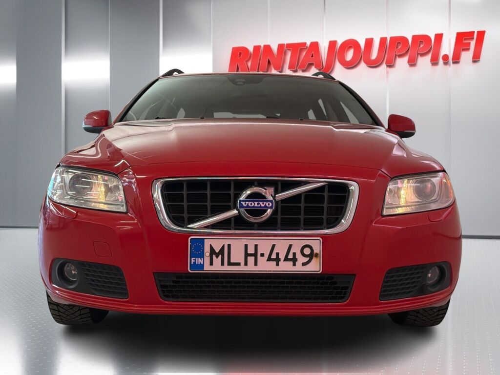 Volvo V70 2013 Punainen