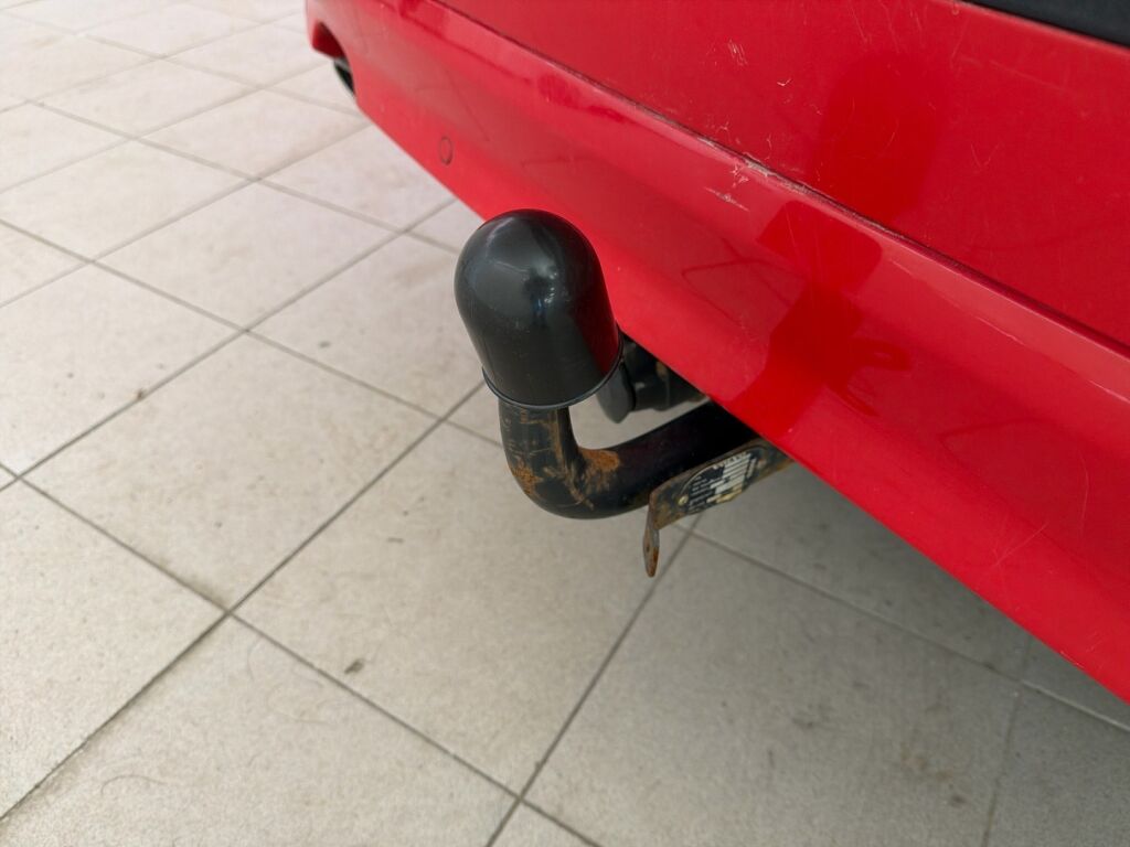 Volvo V70 2013 Punainen