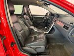 Volvo V70 2013 Punainen