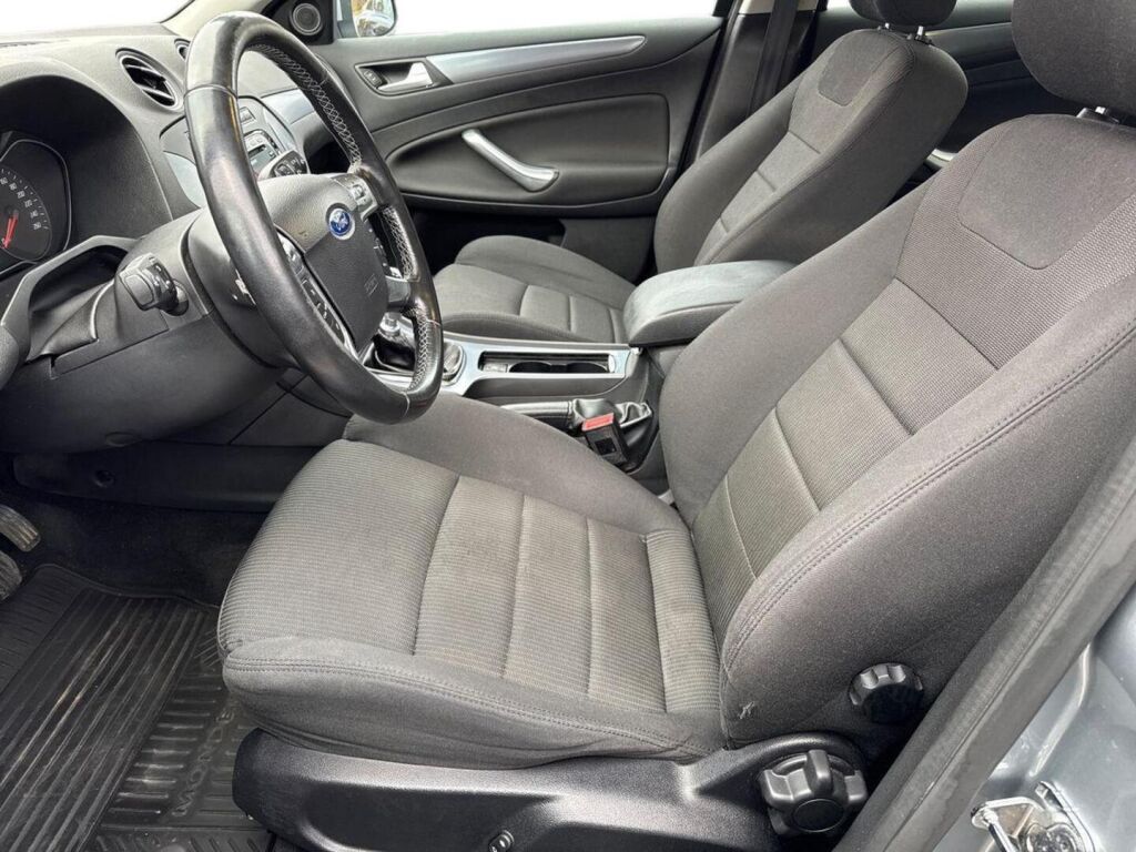 Ford Mondeo 2013 Harmaa