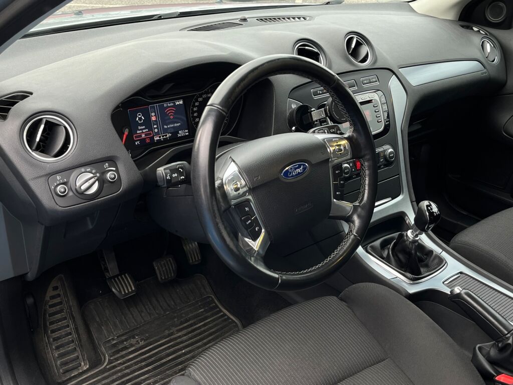 Ford Mondeo 2013 Harmaa