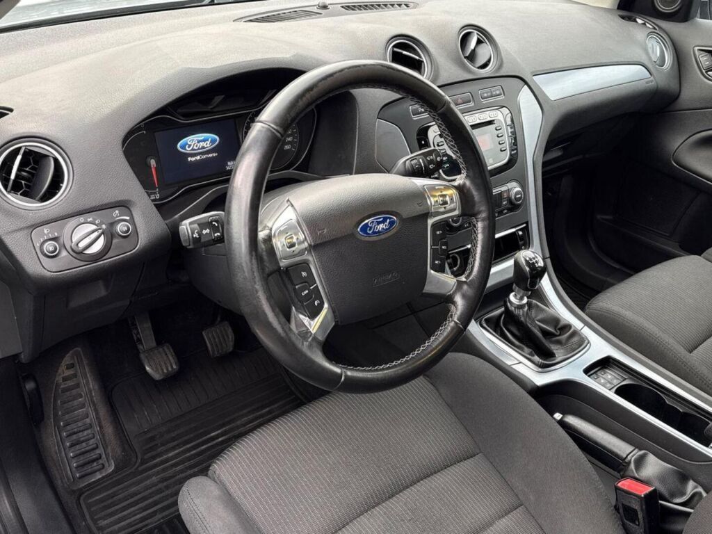 Ford Mondeo 2013 Harmaa