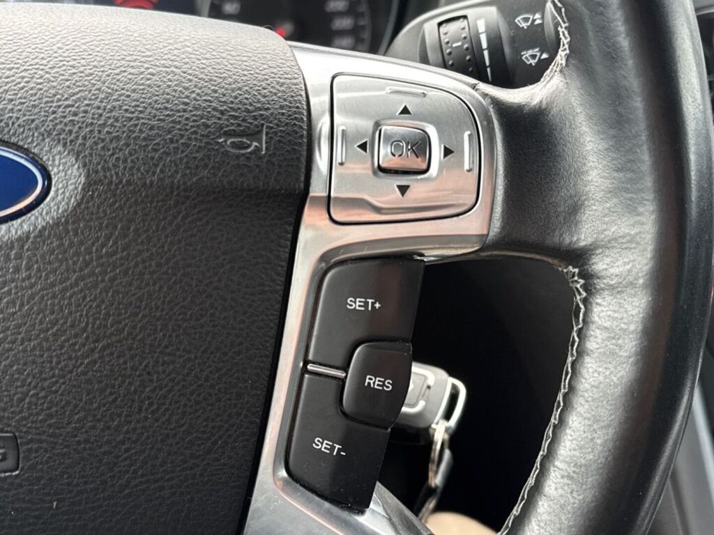 Ford Mondeo 2013 Harmaa