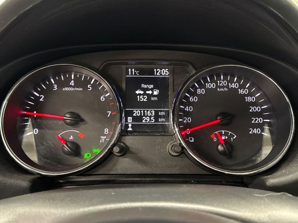 Nissan Qashqai 2013 Ruskea (beige)