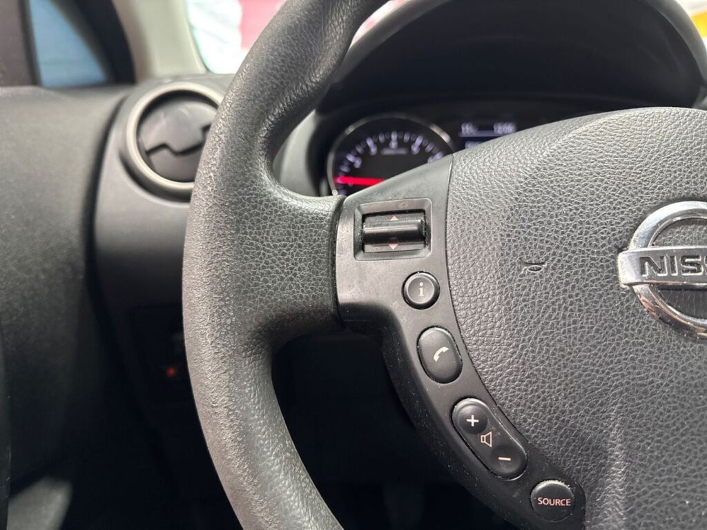 Nissan Qashqai 2013 Ruskea (beige)