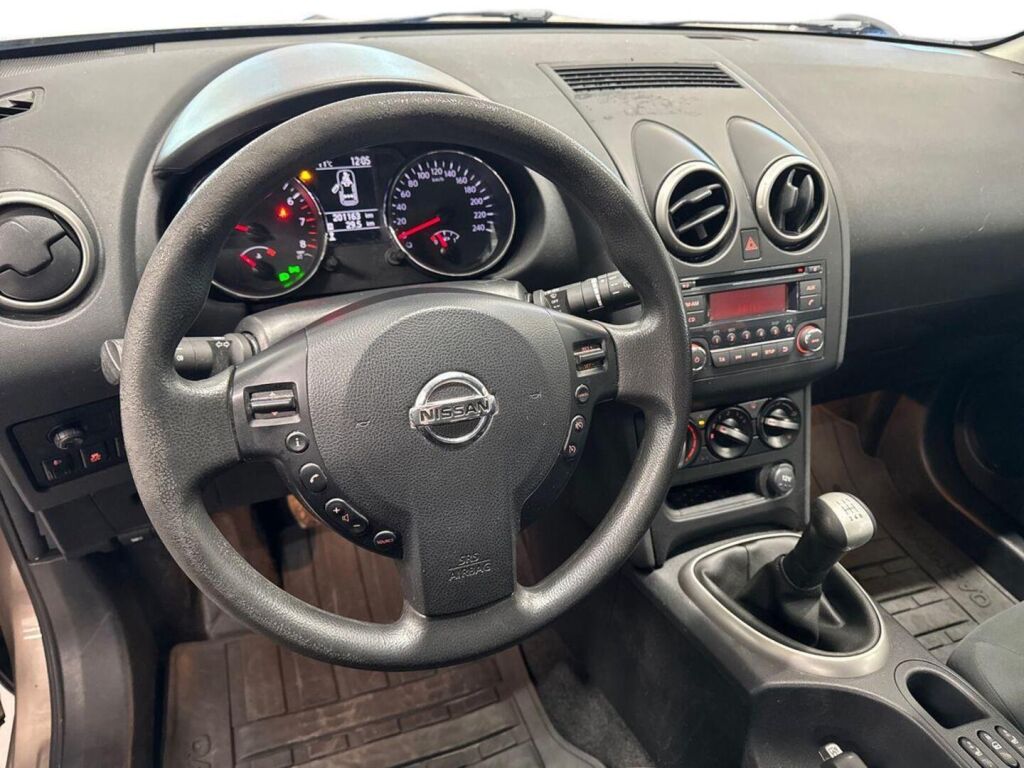 Nissan Qashqai 2013 Ruskea (beige)