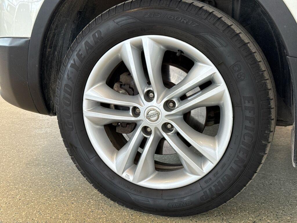 Nissan Qashqai 2013 Valkoinen