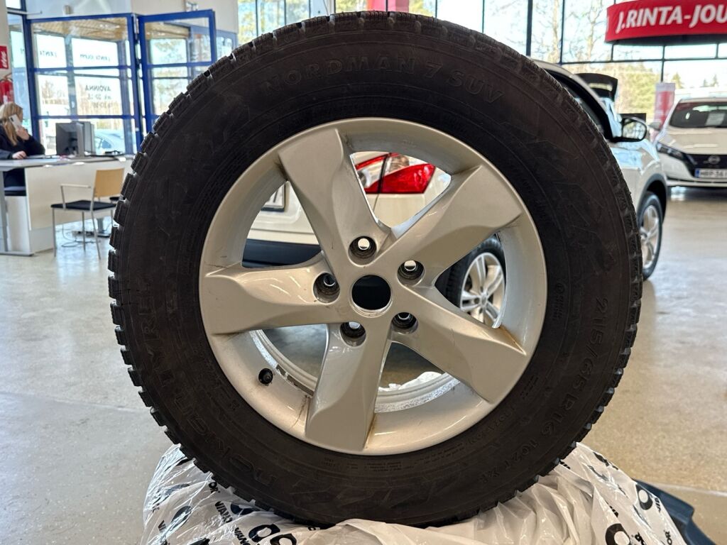 Nissan Qashqai 2013 Valkoinen