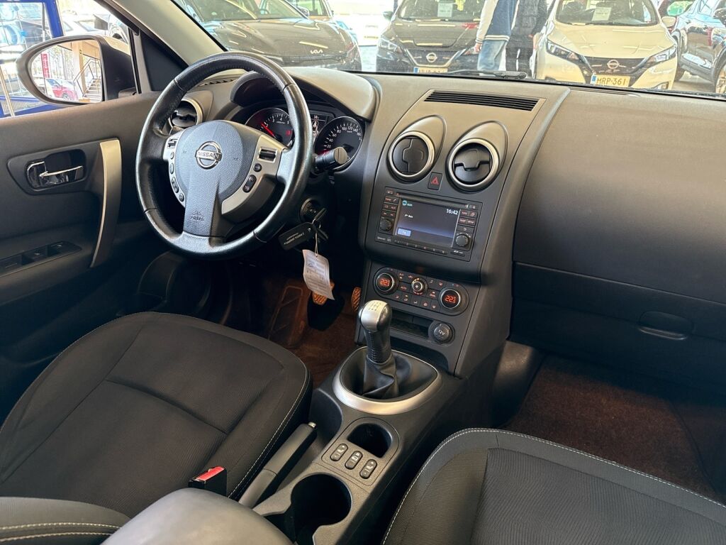 Nissan Qashqai 2013 Valkoinen