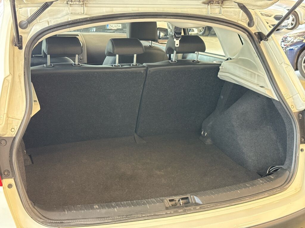 Nissan Qashqai 2013 Valkoinen