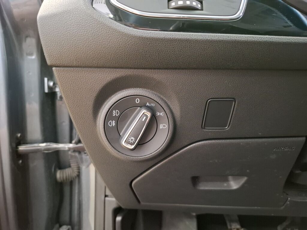 Seat Leon 2014 Harmaa