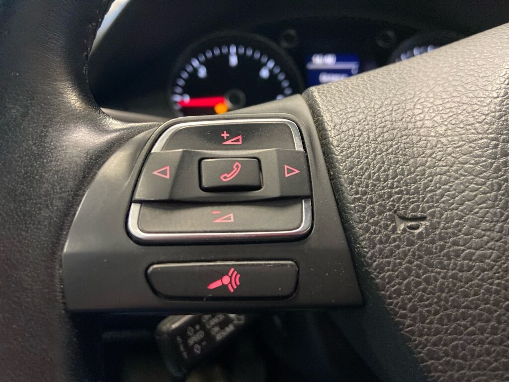 Volkswagen Passat 2013 Valkoinen