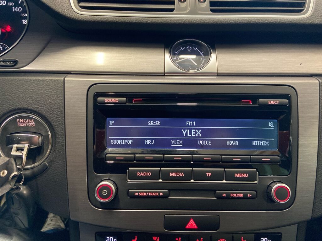 Volkswagen Passat 2013 Valkoinen