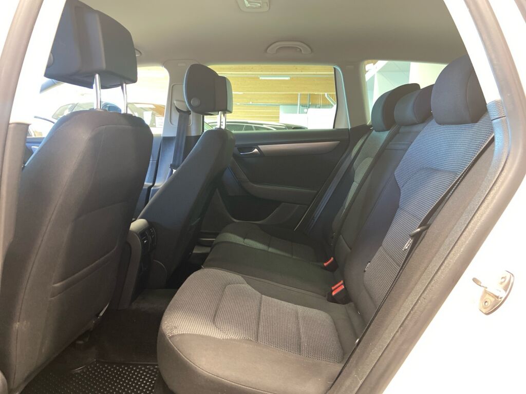 Volkswagen Passat 2013 Valkoinen