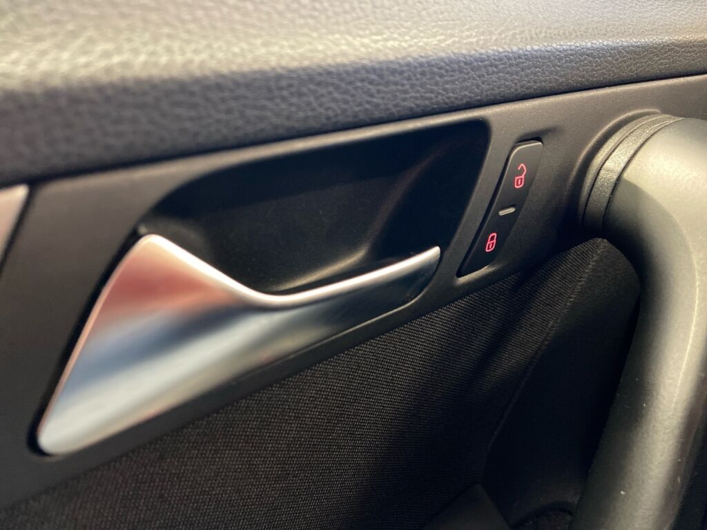 Volkswagen Passat 2013 Valkoinen