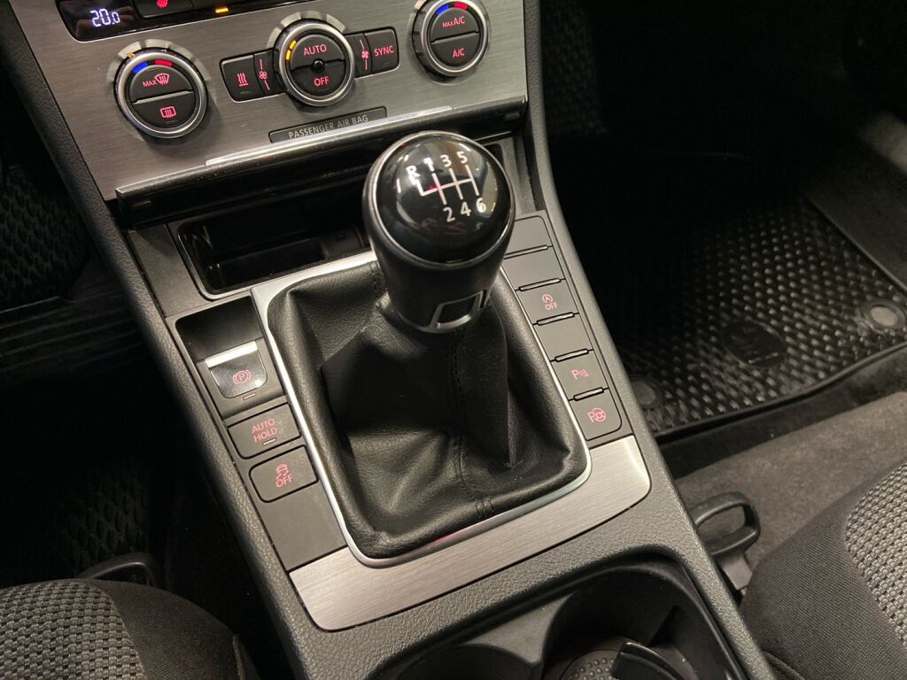 Volkswagen Passat 2013 Valkoinen