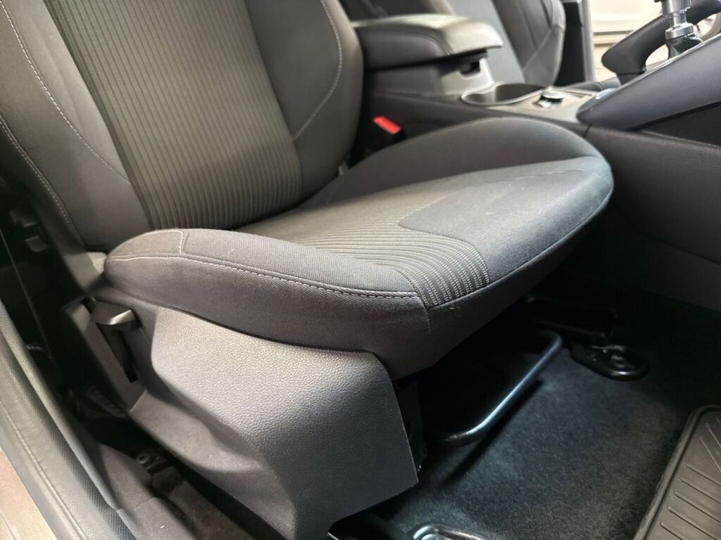 Ford Focus 2014 Ruskea (beige)