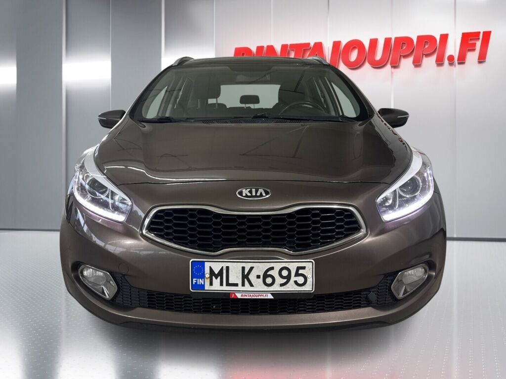 Kia Ceed 2013 Ruskea (beige)