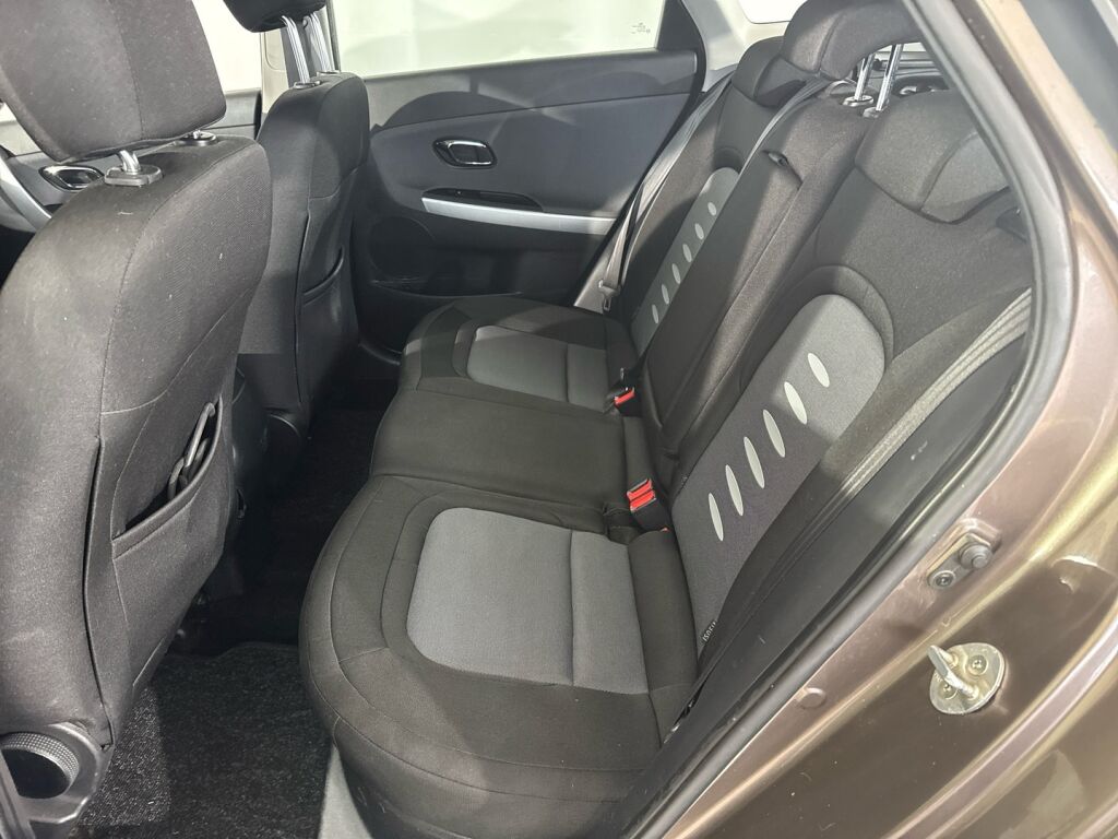 Kia Ceed 2013 Ruskea (beige)