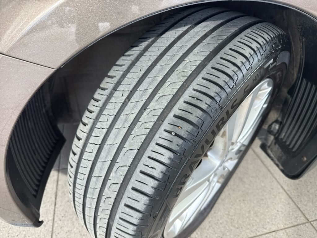 Kia Ceed 2013 Ruskea (beige)