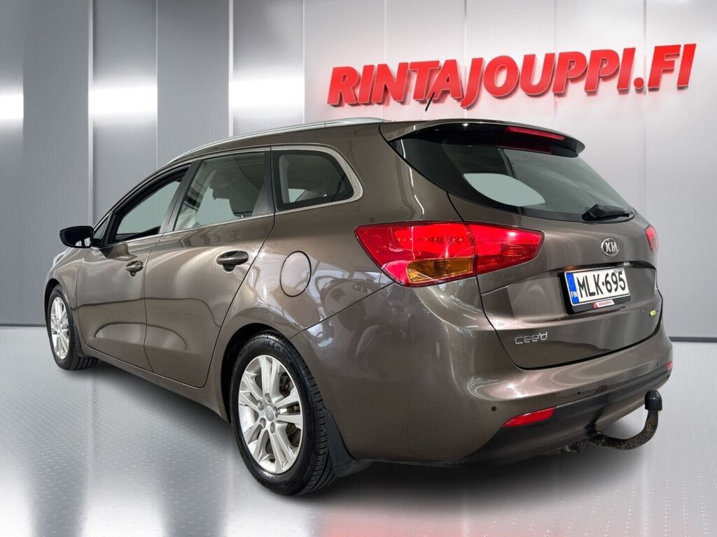 Kia Ceed 2013 Ruskea (beige)