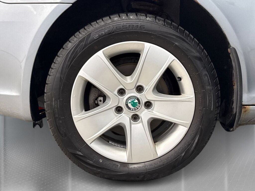 Skoda Octavia 2013 Hopea