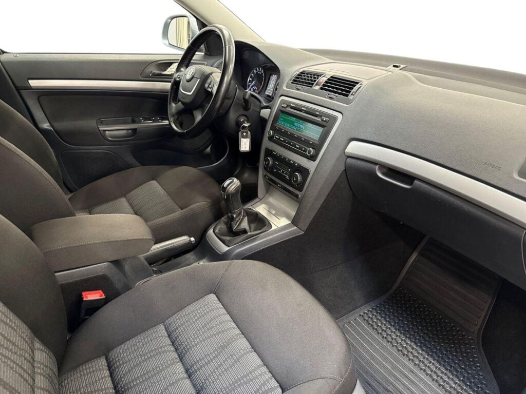 Skoda Octavia 2013 Hopea