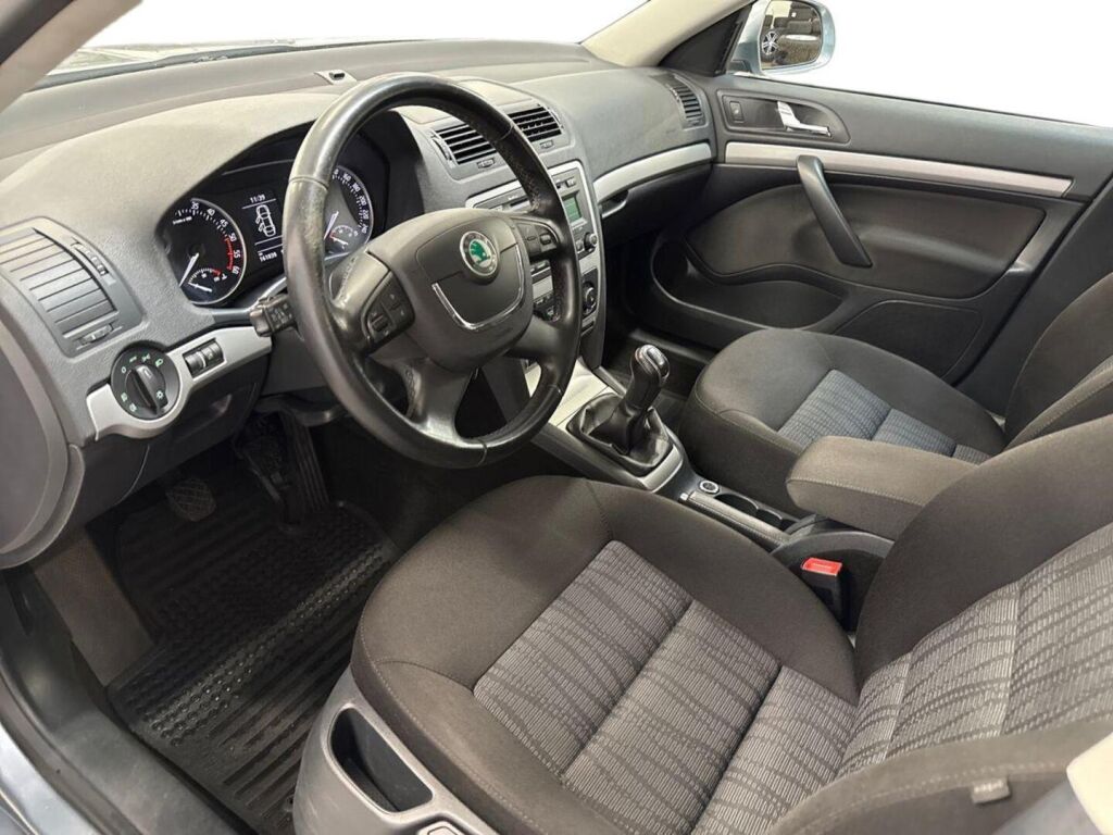 Skoda Octavia 2013 Hopea