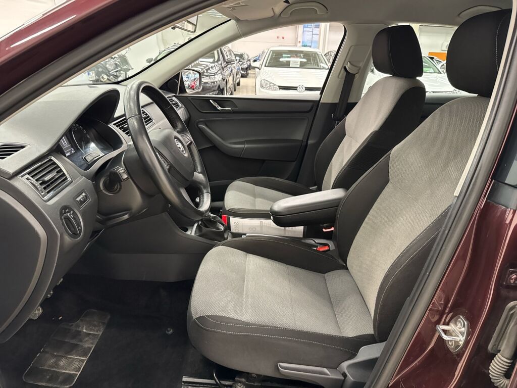 Skoda Rapid 2013 Punainen