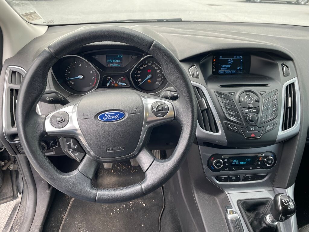 Ford Focus 2013 Musta