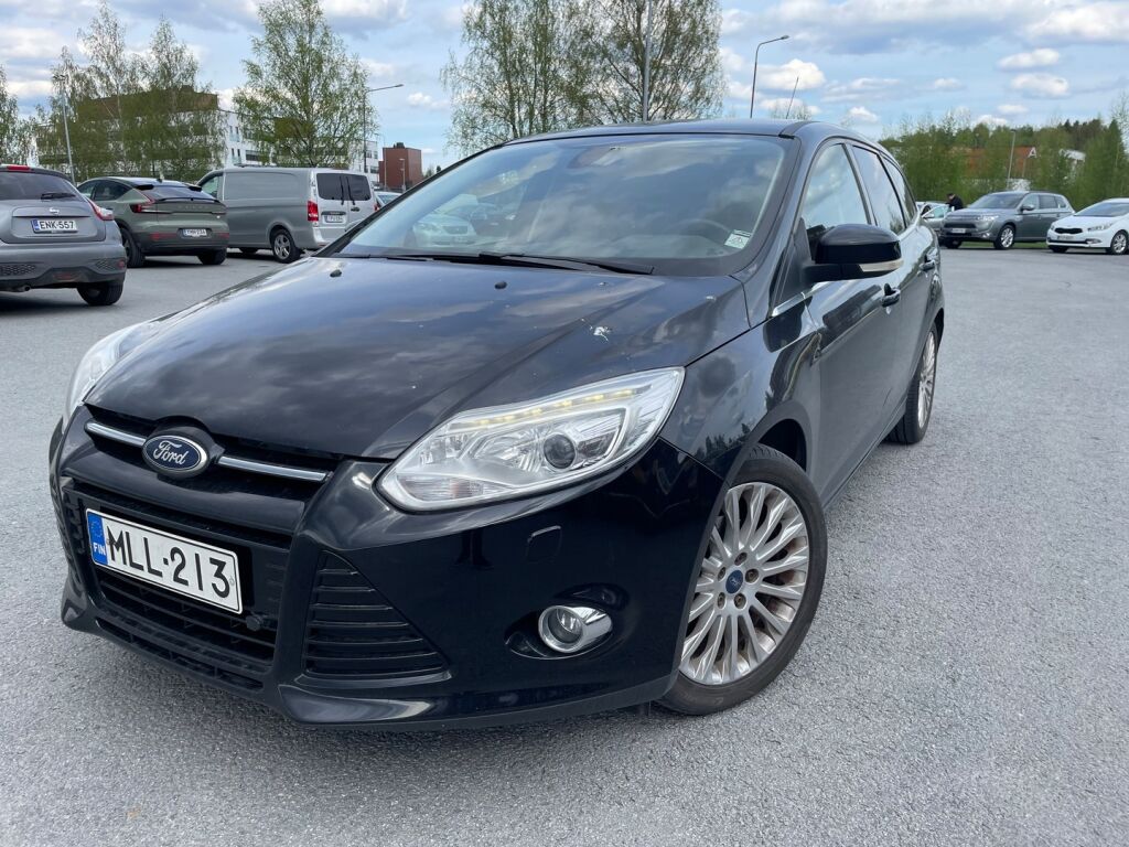 Ford Focus 2013 Musta