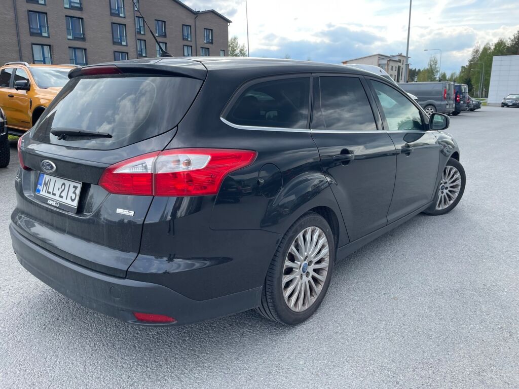 Ford Focus 2013 Musta