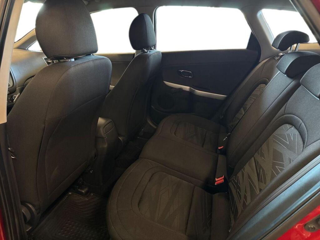 Kia Ceed 2013 Punainen