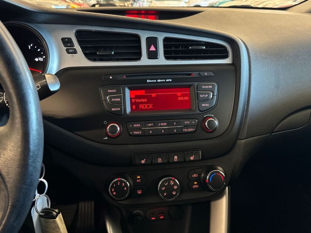 Kia Ceed 2013 Punainen