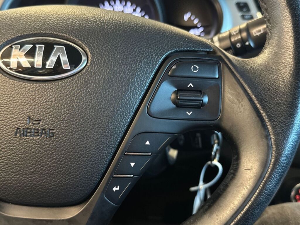 Kia Ceed 2013 Punainen