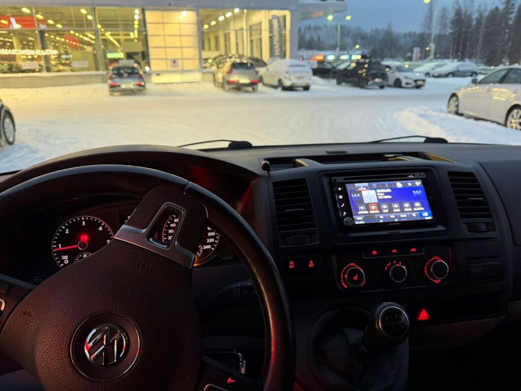 Volkswagen Transporter 2013 Ruskea (beige)