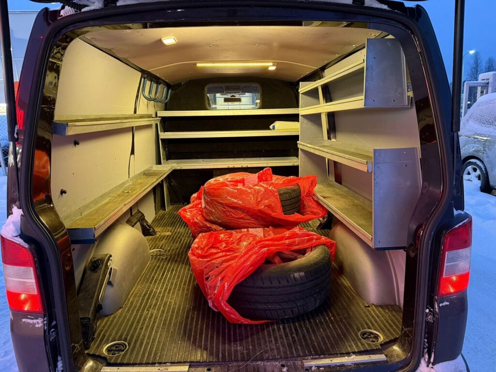 Volkswagen Transporter 2013 Ruskea (beige)