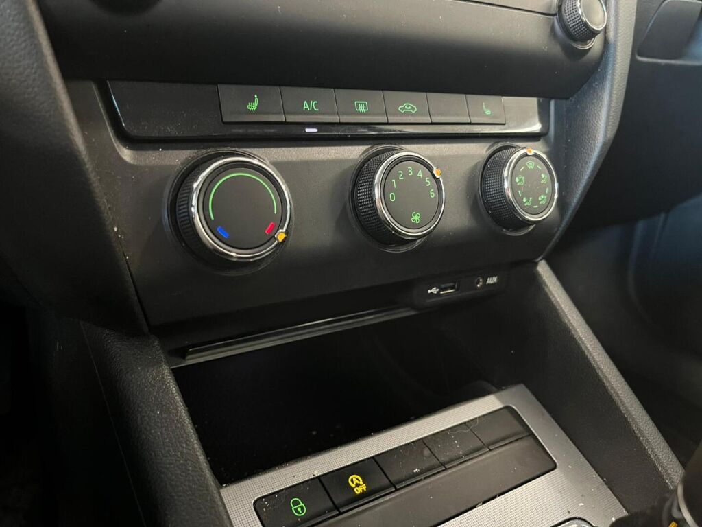 Skoda Octavia 2013 Sininen