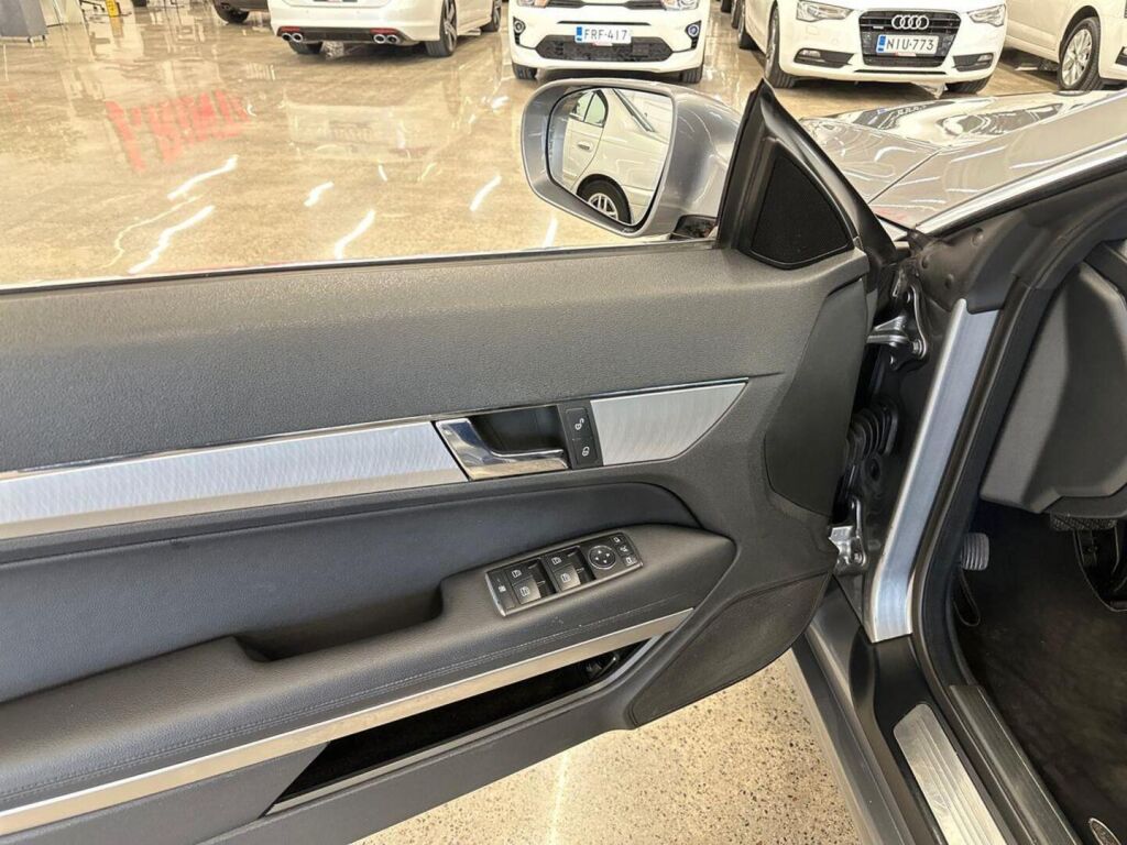 Mercedes-Benz E 2010 Harmaa