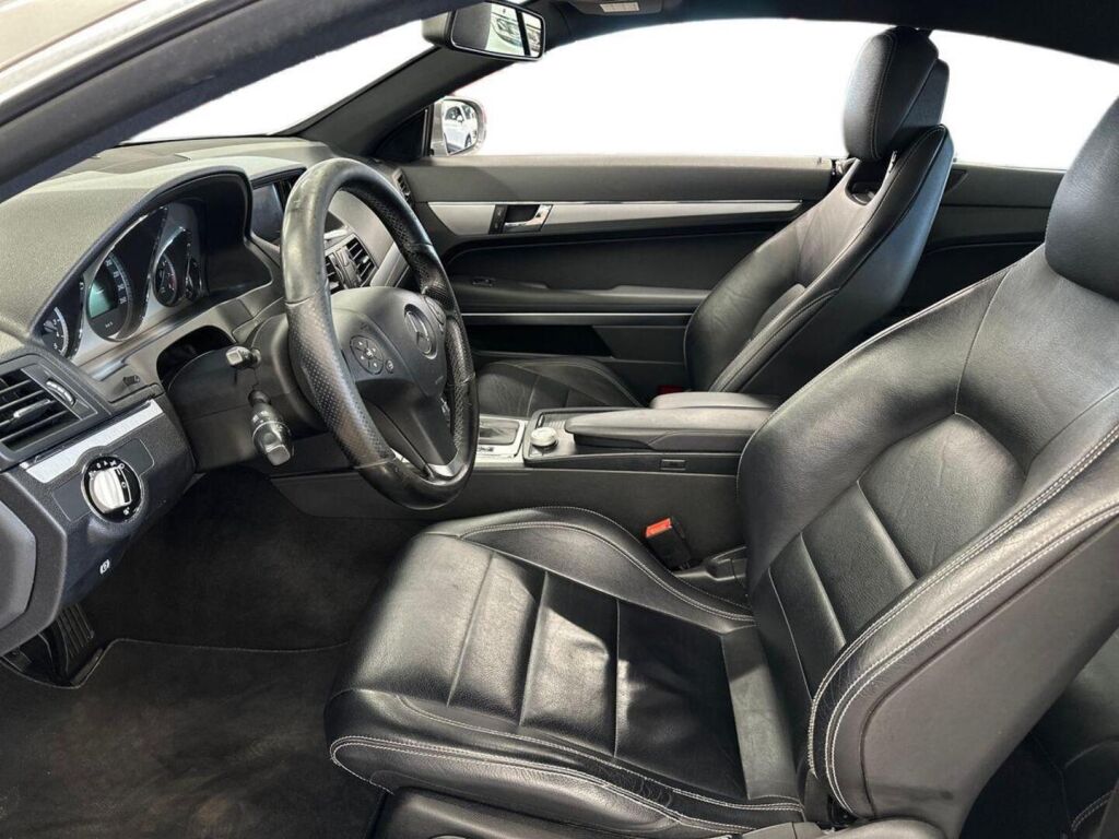 Mercedes-Benz E 2010 Harmaa