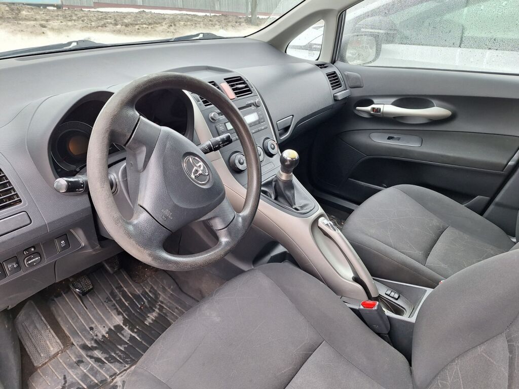 Toyota Auris 2007 Musta