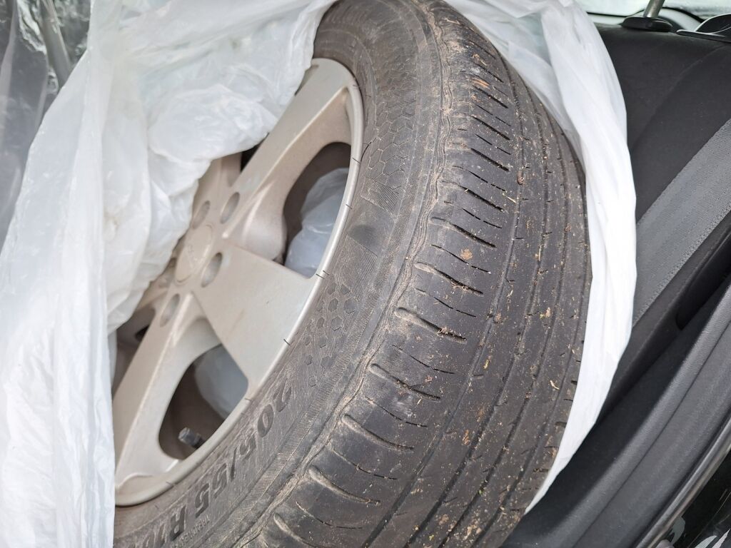 Toyota Auris 2007 Musta