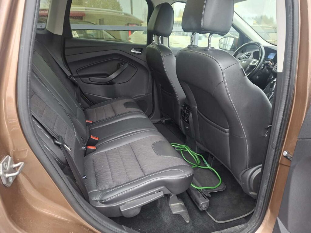 Ford Kuga 2013 Ruskea (beige)