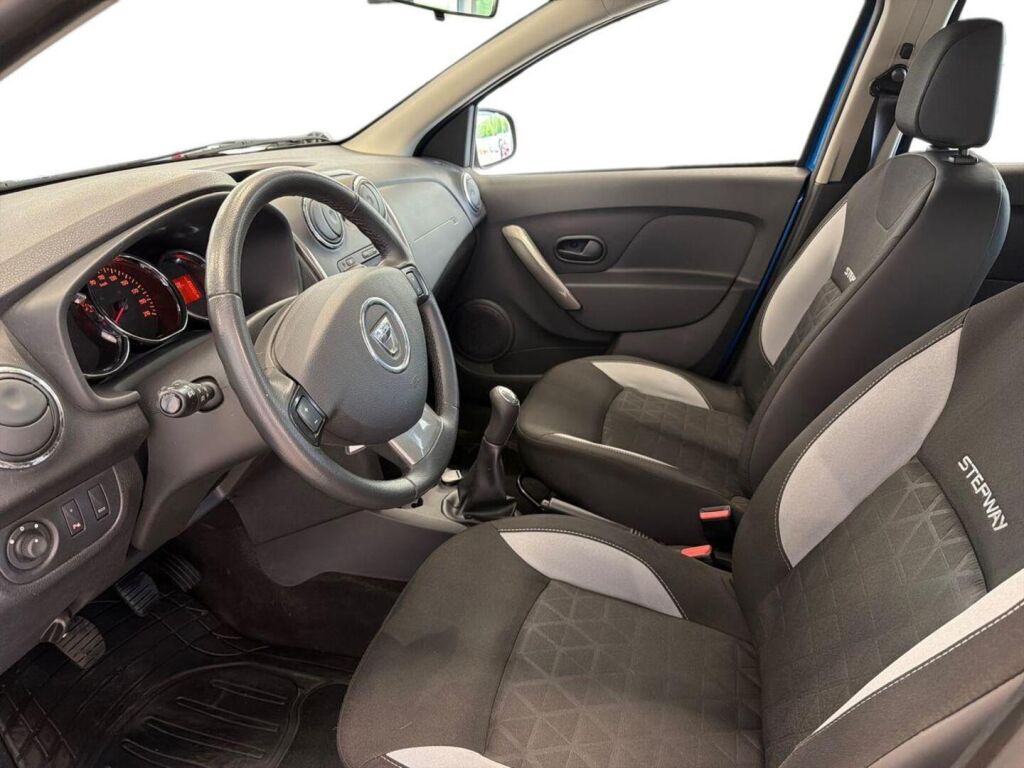 Dacia Sandero 2013 Sininen