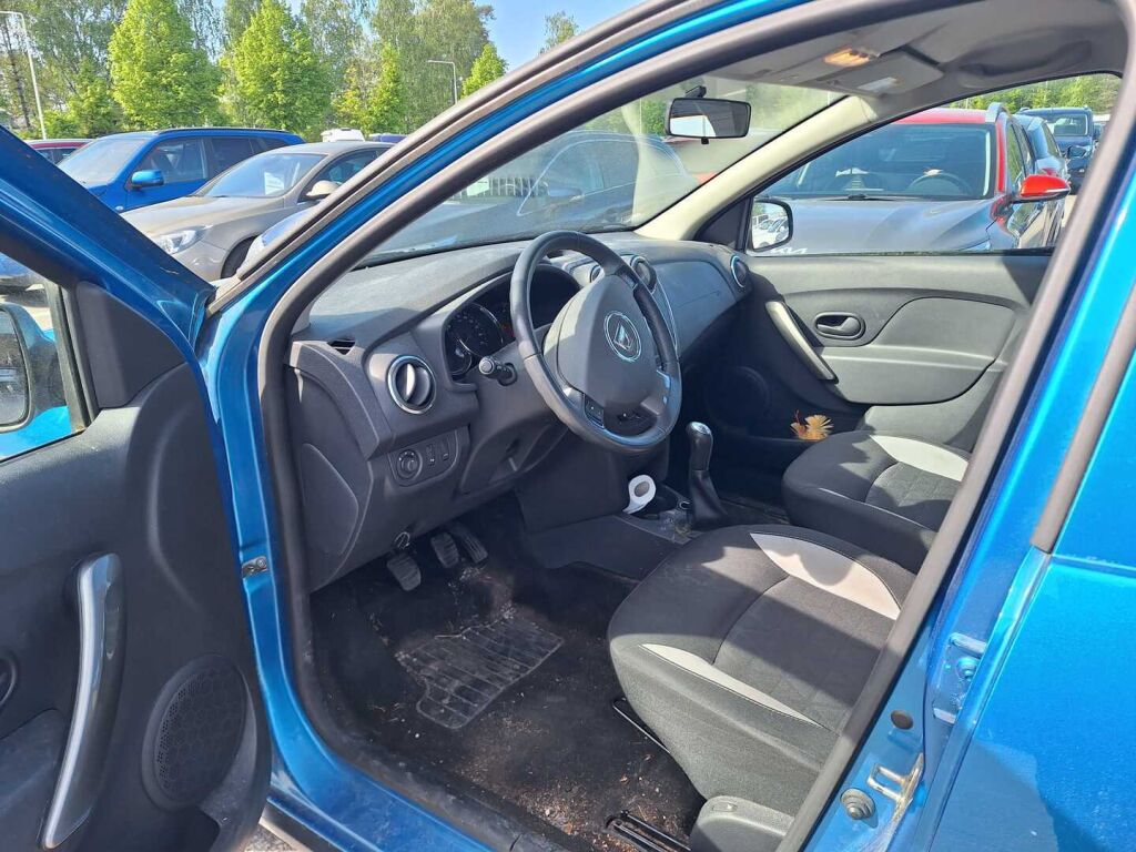 Dacia Sandero 2013 Sininen