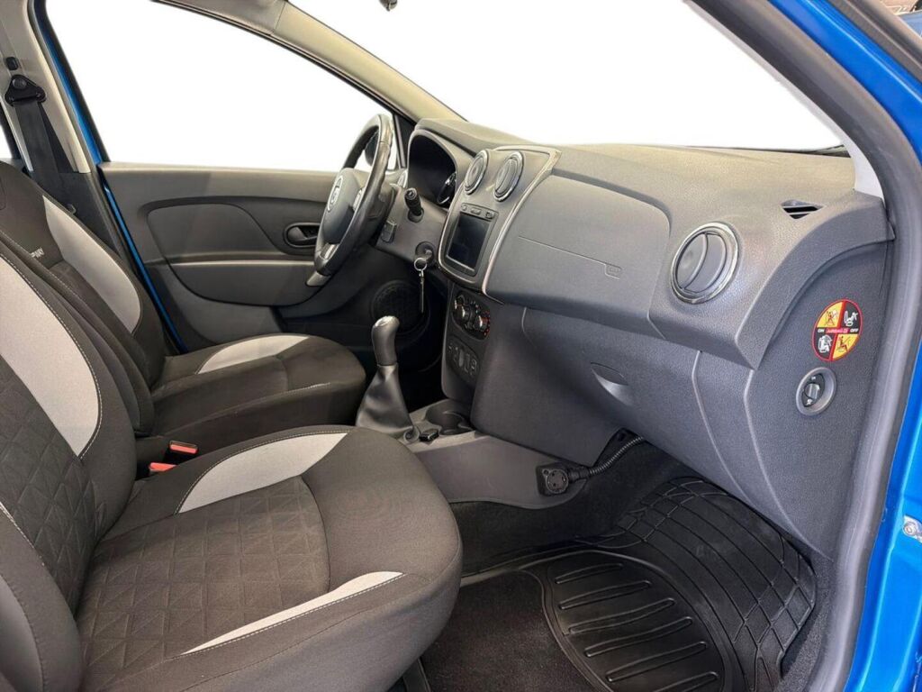 Dacia Sandero 2013 Sininen